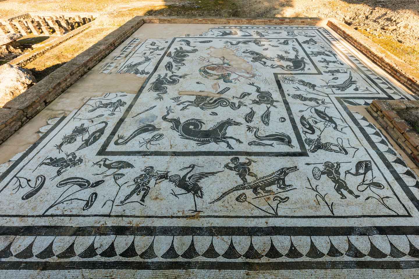 Seville: Italica Roman Ruins City Tour