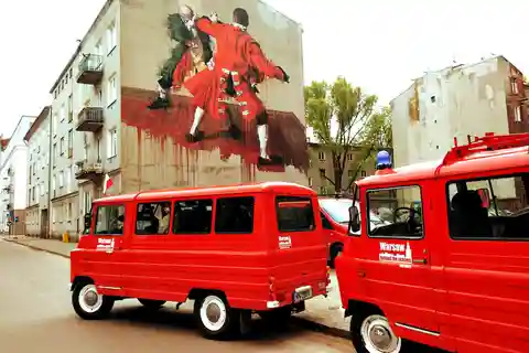 Warsaw: Behind the Scenes City Tour with Hotel Pickup