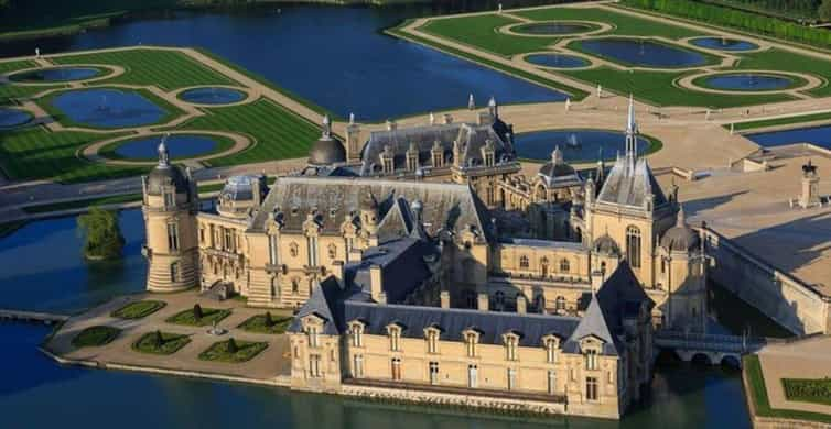 Pariis: Domaine de Chantilly privaatne ekskursioon Mercedes furgooniga.