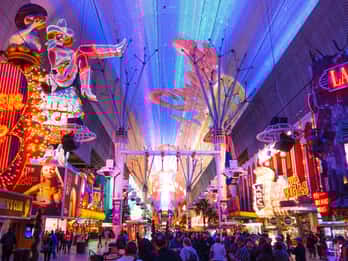 Las Vegas: Nachtleben-Tour auf Deutsch für Privatgruppen Las Vegas: Nachtleben-Tour auf Deutsch für Privatgruppen