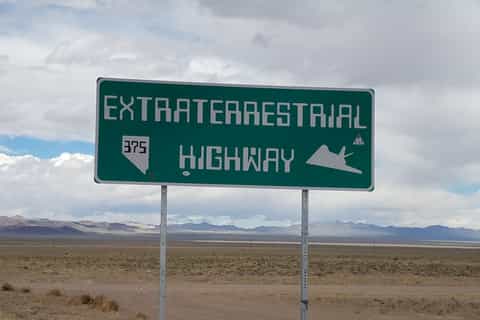 Las Vegas: Area 51 Day Tour with German Guide