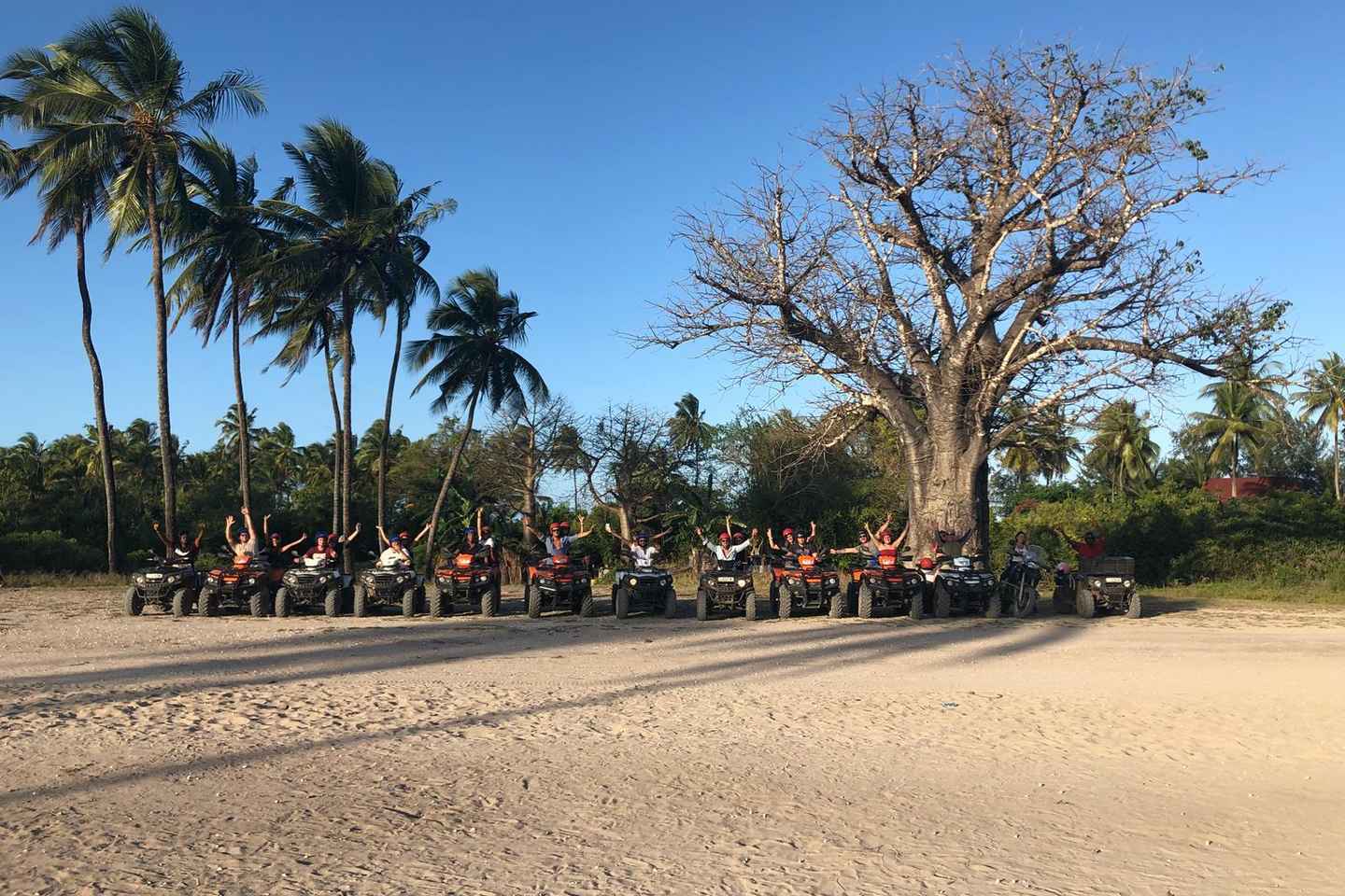 découvrir les 15 choses à faire à zanzibar | montez sur un quad et visitez le village local