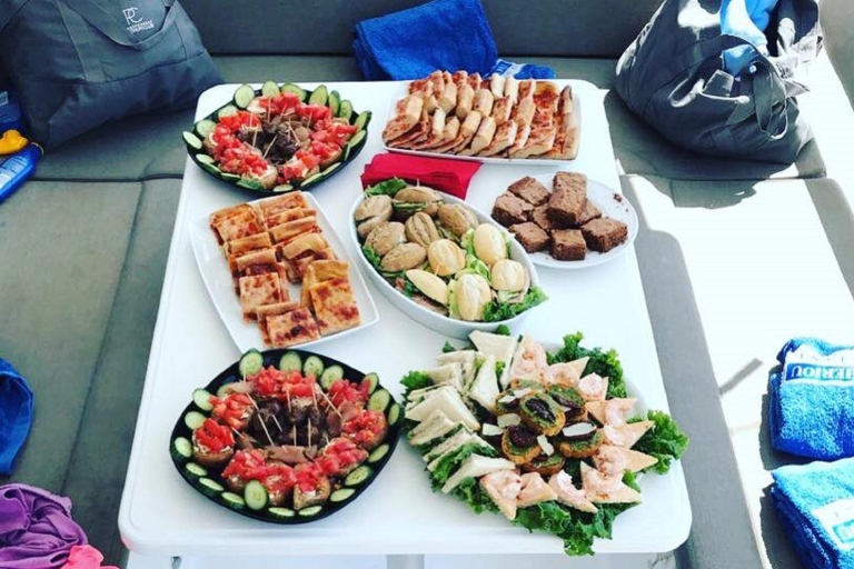 Mykonos: catamarancruise van een hele dag met verse lunch
