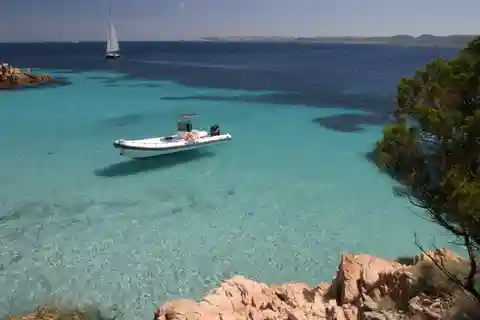 Cagliari : Tour en bateau privé du sud-ouest de Chia et Teulada