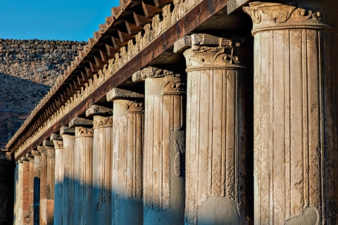 Pompeya: tour a pie guiado con entrada sin colasTour privado a pie con acceso sin filas en italiano