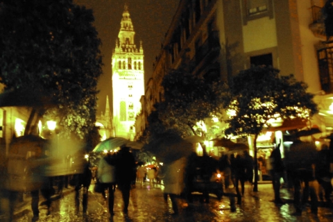 Sevilla: paranormale wandeltocht in het SpaansGedeelde tour in het Spaans
