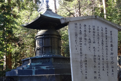 Tokio: Nikko Toshogu Schrijn en Kegon Waterval TourVanaf station Shinjuku