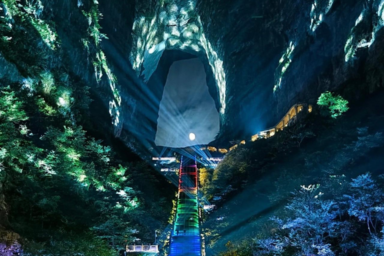 Zhangjiajie Avatar & Tianmen Day Trip Beat Heat & Crowds