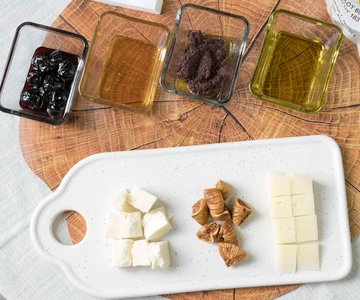Kalamata Food Tour: Greek Food Treasures and Traditions