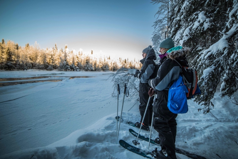 Rovaniemi: aventure de ski et de photographie dans l'arrière-pays
