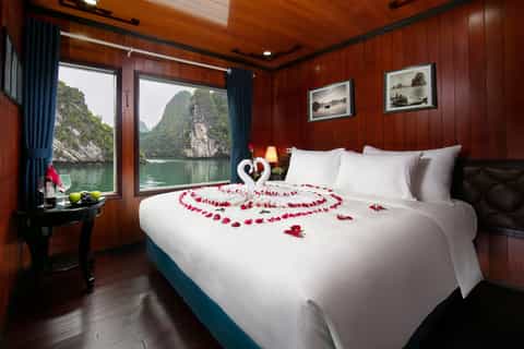 Halong Bay 2-Day, 1-Night Luxury 4-Star Cruise with Transfer