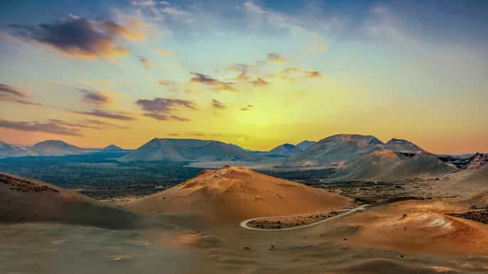 lanzarote vulkane von timanfaya höhlen mittagessen