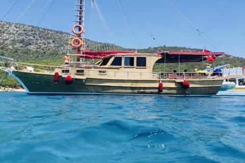 Bodrum Peninsula Private Boat Tour with Lunch