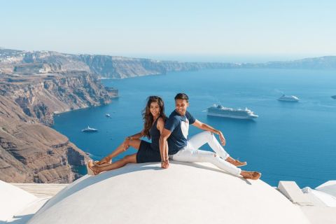 Santorini: Private Customizable Car Tour with a Local Guide