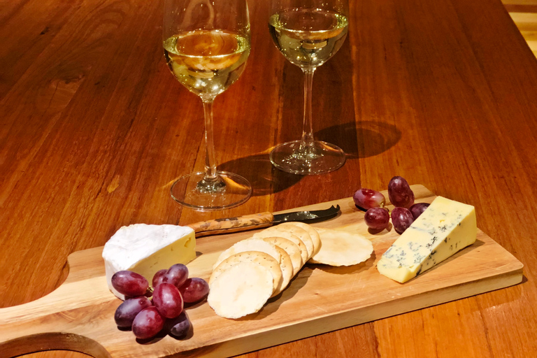 Lake Wanaka Happy Hour Cruise Lake Wanaka: Happy Hour Cruise