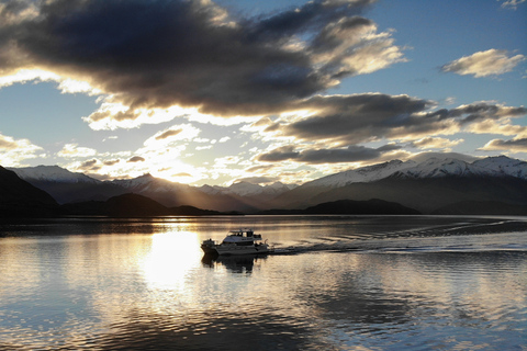 Lake Wanaka Happy Hour Cruise Lake Wanaka: Happy Hour Cruise