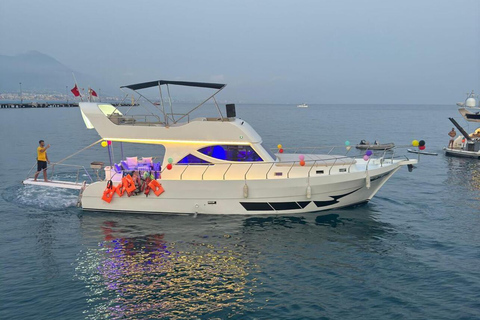 4 Hours low priced luxury VIP yacht tour in Alanya