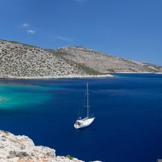 Naxos: Koko päivän pieni Kykladien purjehdusristeily