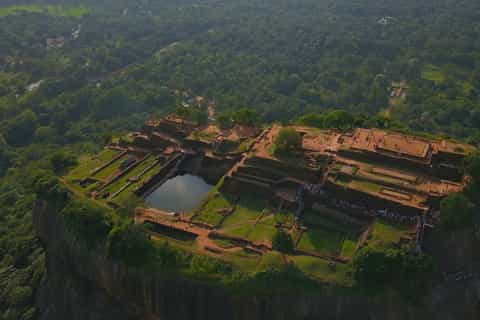 Kandy: Sigiriya Fortress & Cave Temple All-Inclusive Tour