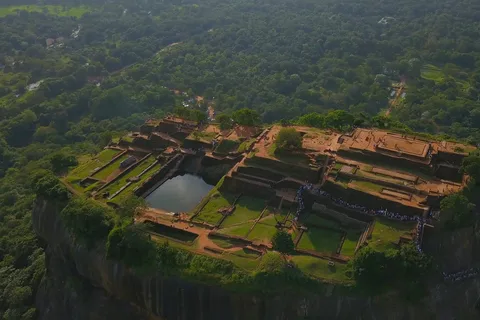 Colombo: Sigiriya Rots, Grottempel & Dorp Privétour
