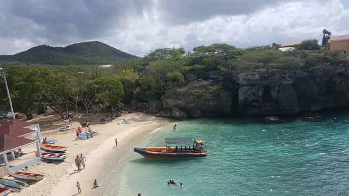 west coast beach hopping blue room powerboat adventure