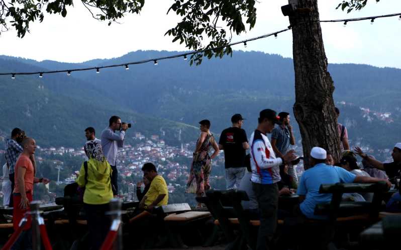 Sarajevo: mangia prega ama tour
