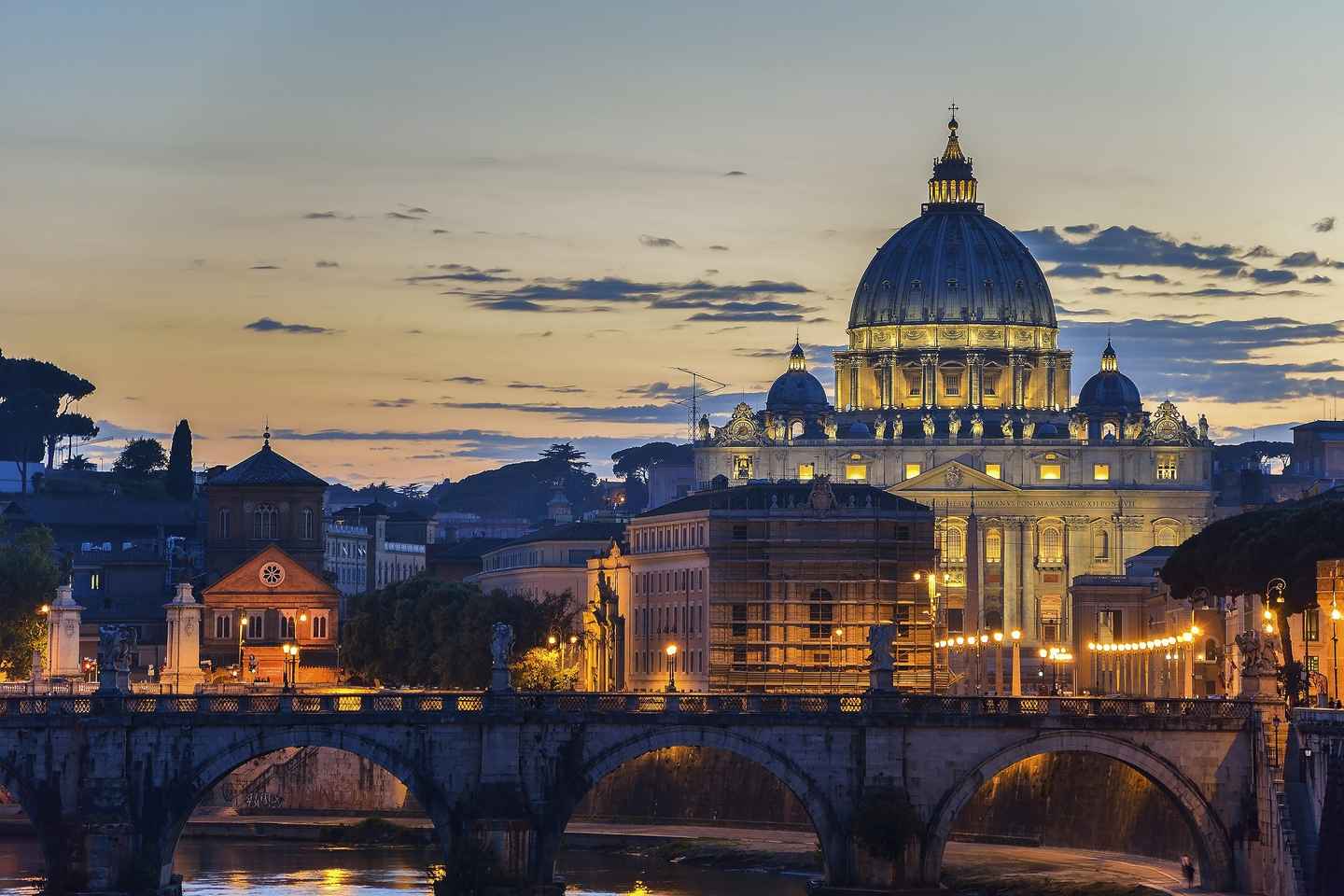 Rome: Vatican at Night Small Group Tour with Sistine Chapel
