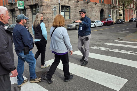Portland: Weird and Wild West Walking Tour with Donut