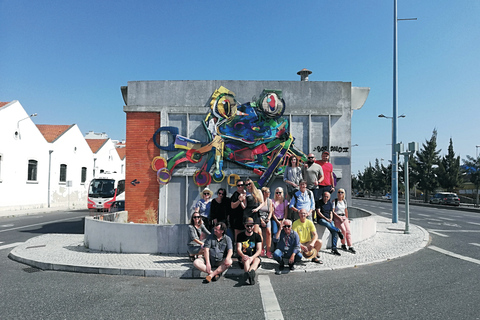 Recorrido por el arte callejero real de Lisboa en minivan