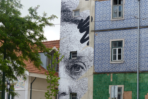 The Real Lisbon Street Art Tour per minibus