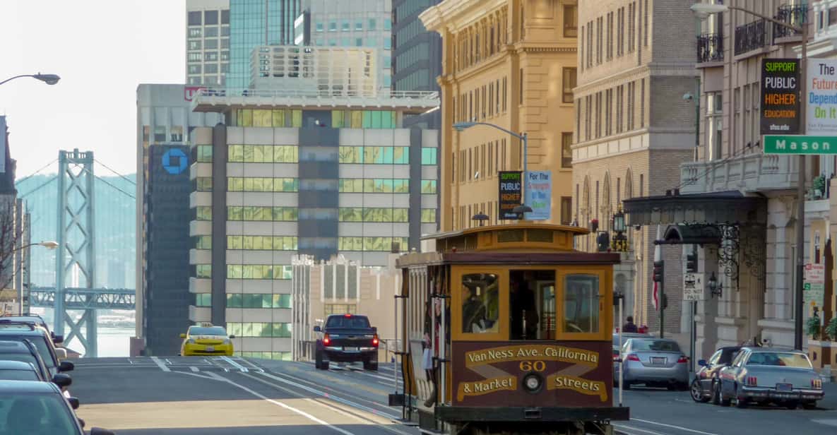 San Francisco: Hop-on Hop-off Bus Tour with Alcatraz Ticket