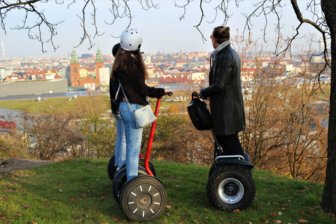 Prague : 4 heures en segway et scooter, déjeuner et boissons