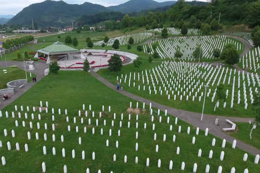 Sarajevo: Srebrenica Völkermord-Gedenkstätte und Testimonial Tour. Foto: GetYourGuide Sarajevo: Srebrenica Völkermord-Gedenkstätte und Testimonial Tour. Foto: GetYourGuide