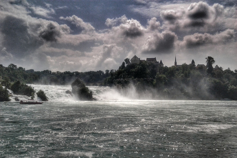 Prywatna wycieczka do Rhine Falls i Schaffhausen z ZurychuZ Zurychu: Prywatne wodospady Renu i wycieczka do Szafuzy