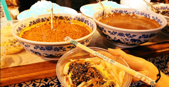 Xi'an Muslim Quarter Night Market Foodie Rundgang Tour