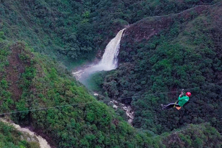 Tyrolienne épique et cascade géante de Medellin