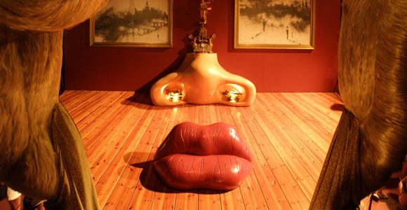 Von Girona aus: Dalí-Museum und Kleingruppentour durch Girona
