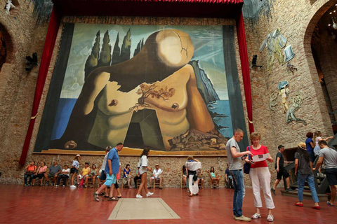 From Girona: Dalí Museum and Girona Small Group TourTour in English