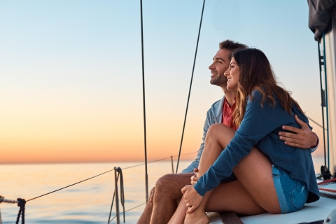 Barcelona: excursión romántica privada en barco