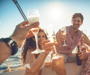 Barcelona: Sailing Tour with Friends on a Private Boat