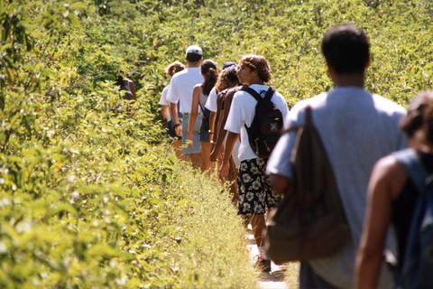 Explora el Sendero de Emerências y José Gonçalves en Búzios