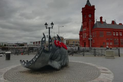 Cardiff: Private Half-Day City Center and Bay Walking Tour