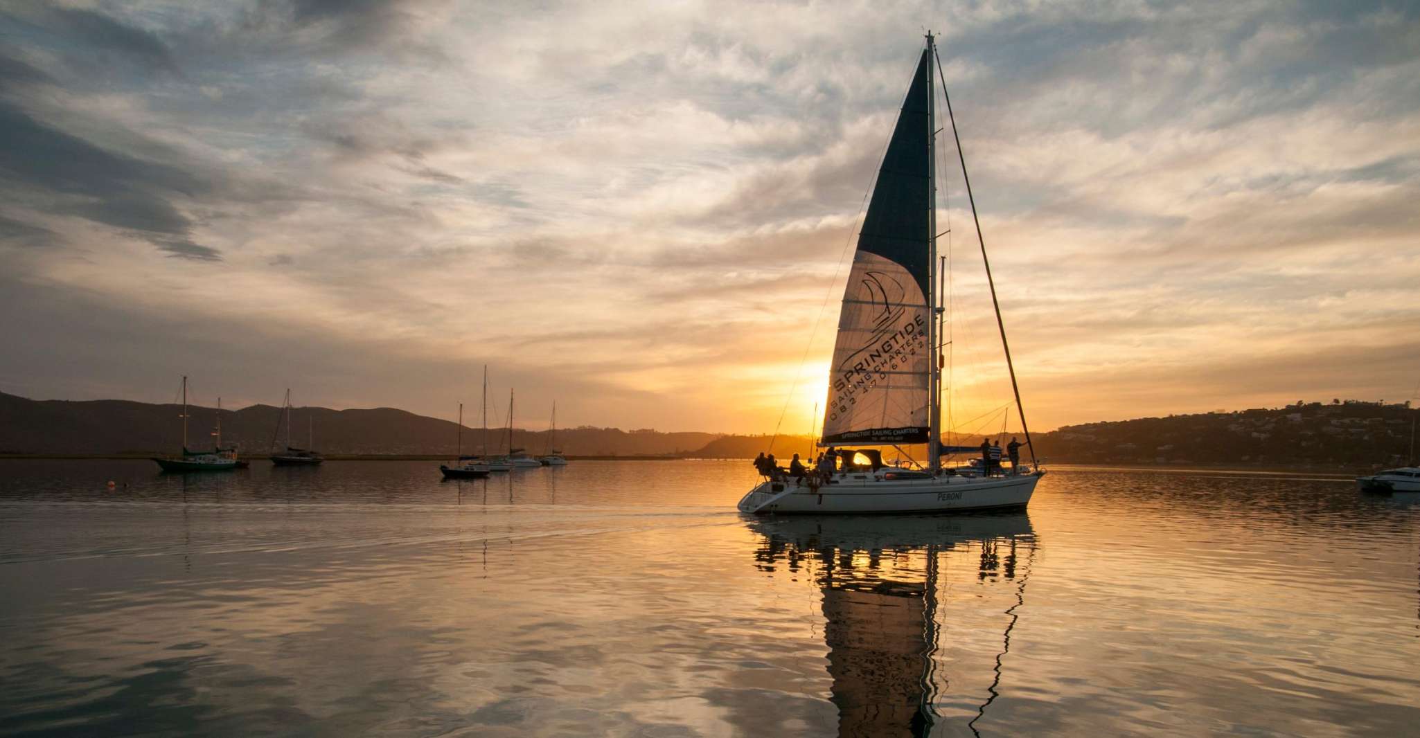 Knysna Sunset Sailing Cruise with Light Dinner and Wine - Housity