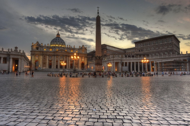Rome : coupe-file pour le Vatican et la chapelle SixtineCoupe-file pour le Vatican et la chapelle Sixtine, russe