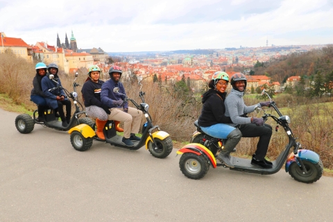 Praga: tour privado en triciclo eléctrico con guíaCity Tour de 3 horas en triciclo eléctrico: dos personas por bicicleta