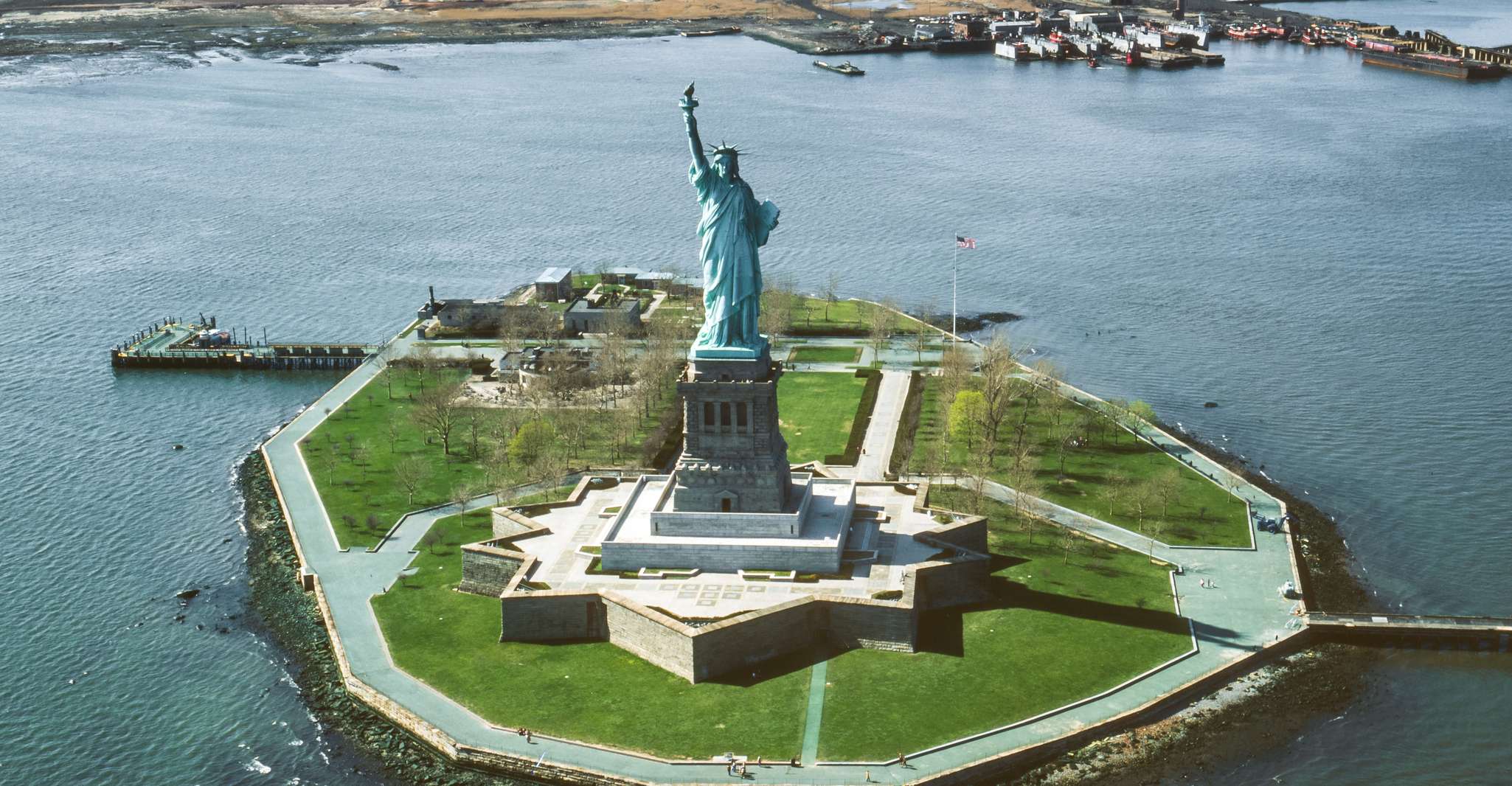 Statue of Liberty and Ellis Island Guided Tour, Newyorkcity, United