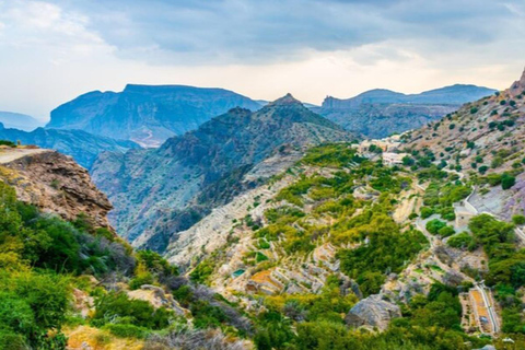 Muscat: Jebel Akhdar & Birkat Al Mouz Full-Day Tour