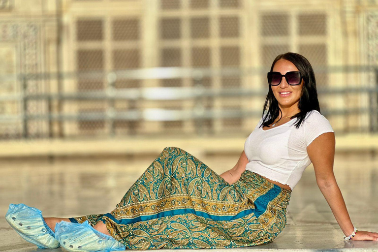 8-Day Golden Triangle Tour With Ranthambore & Jhalana Safari Tour With 3-Star Hotel Recommendation