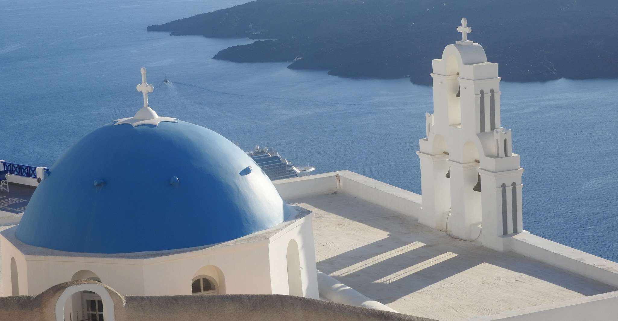 Santorini, Small-Group Highlights Tour of Venetian Castles - Housity