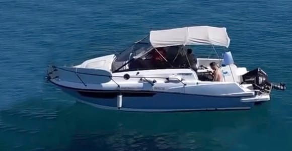 Chania: Private Boat Tour to Menies with Drinks